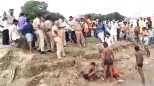 The inquiry was ordered after the incident invited condemnation from political fronts including the Bahujan Jagriti Manch of the Bahujan Samaj Party (BSP).(Screengrab)