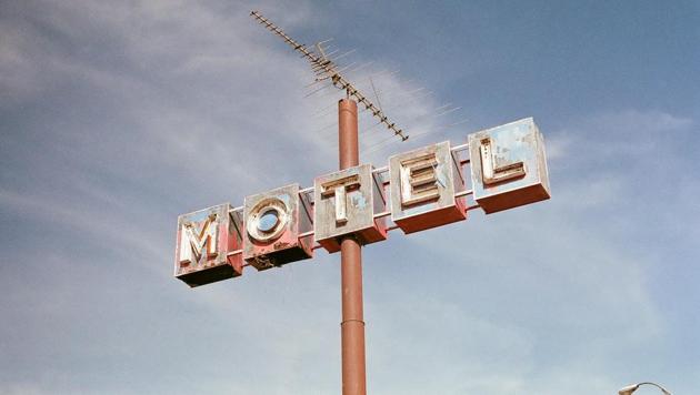 Hoteliers have been updating motels with upscale interiors, hiring boldface names to create interesting food and cocktail menus, and adding resort-like amenities.(Unsplash) Hoteliers have been updating motels with upscale interiors, hiring boldface names to create interesting food and cocktail menus, and adding resort-like amenities.(Unsplash)
