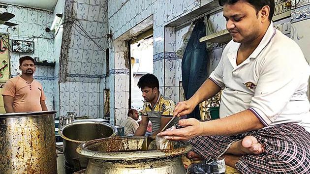 The iconic eatery near Old Delhi’s Haveli Azam Khan was famous for its signature meat stew. (HT photo) The iconic eatery near Old Delhi’s Haveli Azam Khan was famous for its signature meat stew. (HT photo)