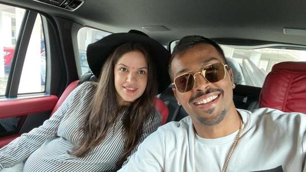 Hardik Pandya with his partner Natasa Stankovic.(Twitter/Hardik Pandya) Hardik Pandya with his partner Natasa Stankovic.(Twitter/Hardik Pandya)