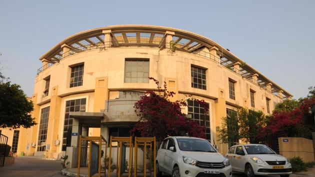 MCG office C-1 in Sector 34 in Gurgaon.(Parveen Kumar/Hindustan Times) MCG office C-1 in Sector 34 in Gurgaon.(Parveen Kumar/Hindustan Times)