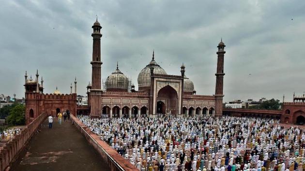 Muslim devotees offer prayers on the occasion of Eid al-Adha or the ‘Feast of the Sacrifice’ at Jama Masjid in Old Delhi on Saturday, August 01, 2020. (Ajay Aggarwal/Hindustan Times) Muslim devotees offer prayers on the occasion of Eid al-Adha or the ‘Feast of the Sacrifice’ at Jama Masjid in Old Delhi on Saturday, August 01, 2020. (Ajay Aggarwal/Hindustan Times)