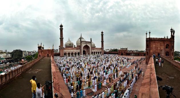 Muslim devotees offer prayers on the occasion of Eid al-Adha or the Feast of the Sacrifice at Jama Masjid in Old Delhi, India on Saturday, August 01, 2020. Eid al-Adha is a religious festival celebrated by Muslims worldwide to commemorate the willingness of Prophet Ibrahim to sacrifice his son as an act of obedience to God. (Ajay Aggarwal/Hindustan Times)