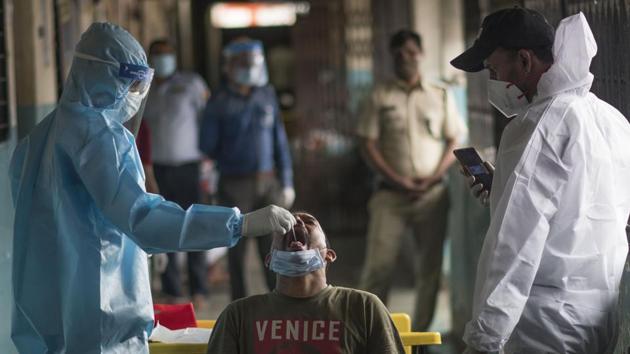 As on Saturday, there are 1,488 dedicated Covid hospitals with 2,49,358 isolation beds, 31,639 ICU beds, 1,09,119 with oxygen support and 16,678 ventilators.(Pratik Chorge/HT Photo)