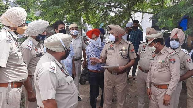 The Ludhiana traffic police initiated a special drive against wrong-side driving and dangerous-driving on National Highway 44 near Basti Jodhewal Chowk on Saturday. (HT Photo) The Ludhiana traffic police initiated a special drive against wrong-side driving and dangerous-driving on National Highway 44 near Basti Jodhewal Chowk on Saturday. (HT Photo)