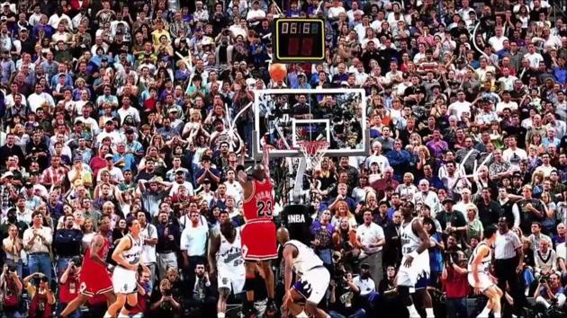 Michael Jordan scores the winning shot in NBA 1998.(Getty)