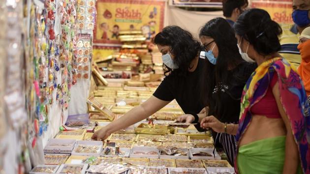People shopping on the eve of Rakshabandhan festival at Sadar Bazar, in Gurugram, India, on Sunday, August 02, 2020. (Parveen Kumar/Hindustan Times)