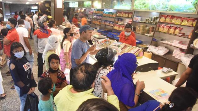 People buying sweets on the eve of Raksha Bandhan festival, in Patna, Bihar India on Sunday Aug 2, 2020. (Santosh Kumar/ Hindustan Times)