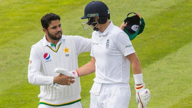 Azhar Ali and Joe Root in a picture from the 2016 series.(Getty Images)