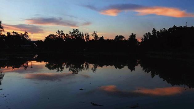 Delhi sees these kind of skies every year during the monsoon months.(HT Photo) Delhi sees these kind of skies every year during the monsoon months.(HT Photo)