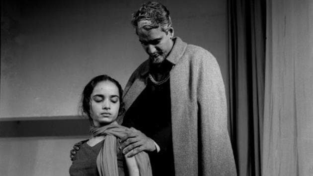 ‘Antigone’ by Jean Anouilh. Director: E. Alkazi. Kusum Haider as Antigone and M. Chitnis as Creon. Theatre Unit, Bombay, 1955. (Alkazi FOUNDATION FOR ARTS)