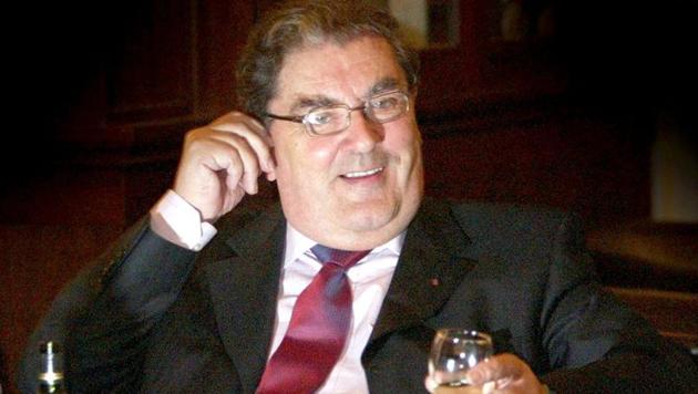 Hume died Monday morning after suffering from ill health for several years, his family said.(Reuters) Hume died Monday morning after suffering from ill health for several years, his family said.(Reuters)