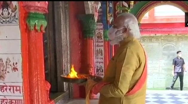 Prime Minister Narendra Modi offered prayers at Hanuman Garhi temple before bhoomi poojan ceremony for Ram temple (ANI) Prime Minister Narendra Modi offered prayers at Hanuman Garhi temple before bhoomi poojan ceremony for Ram temple (ANI)