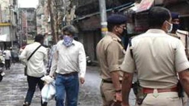 The police officer allegedly kicked the complainant in the stomach and slapped him.(Representative Photo/PTI)