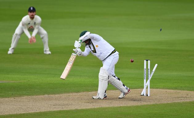 Cricket - First Test - England v Pakistan - Emirates Old Trafford, Manchester, Britain - August 5, 2020 Pakistan's Abid Ali is bowled by England's Jofra Archer, as play resumes behind closed doors following the outbreak of the coronavirus disease (COVID-19) Dan Mullan/Pool via REUTERS (REUTERS) Cricket - First Test - England v Pakistan - Emirates Old Trafford, Manchester, Britain - August 5, 2020 Pakistan's Abid Ali is bowled by England's Jofra Archer, as play resumes behind closed doors following the outbreak of the coronavirus disease (COVID-19) Dan Mullan/Pool via REUTERS (REUTERS)