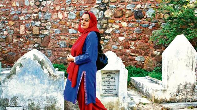 On that early morning, she was walking around Nizamuddin Chilla, the serene retreat of Hazrat Nizamuddin Auliya, just behind Humayun’s Tomb, in central Delhi.