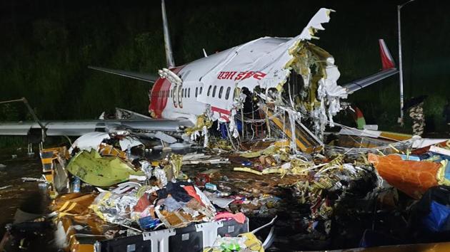 An Air India Express flight crashed on the Kozhikode airport runway on Friday evening.(HT Photo) An Air India Express flight crashed on the Kozhikode airport runway on Friday evening.(HT Photo)