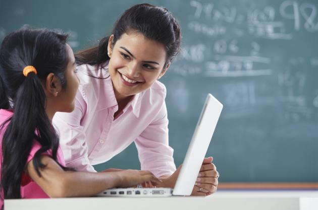 A good mentor and teacher always focuses on constructive criticism to drive a student to better his or her performance. (Shutterstock)