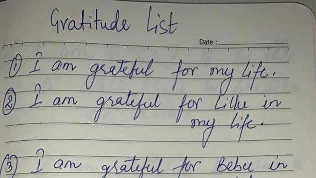 The gratitude note shared by actor Rhea Chakraborty who insists it was written by Sushant Singh Rajput. (HT Photo) The gratitude note shared by actor Rhea Chakraborty who insists it was written by Sushant Singh Rajput. (HT Photo)