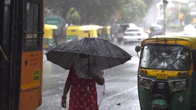 Not only has Delhi’s total rainfall been coming down, the share of heavy rainfall in total rainfall has also come down.(Arvind Yadav/HT Photo) Not only has Delhi’s total rainfall been coming down, the share of heavy rainfall in total rainfall has also come down.(Arvind Yadav/HT Photo)
