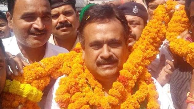 Rashtriya Janata Dal (RJD) MLA Tej Pratap Yadav's father-in-law, Chandrika Rai during election campaign, from Saran Lok Sabha constituency in Chapra, Bihar.(HT file photo) Rashtriya Janata Dal (RJD) MLA Tej Pratap Yadav's father-in-law, Chandrika Rai during election campaign, from Saran Lok Sabha constituency in Chapra, Bihar.(HT file photo)