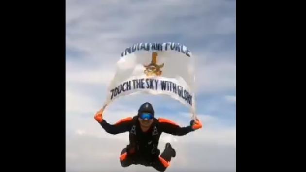 The image shows a member of the ‘Akashganga’ skydiving team.(Twitter/@IAF_MCC)