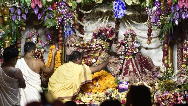 In the face of the Covid-19 pandemic and the need for social distancing , temples plan to live stream Krishna Janmashtami celebrations this year.(SUSHIL KUMAR/HT PHOTO)