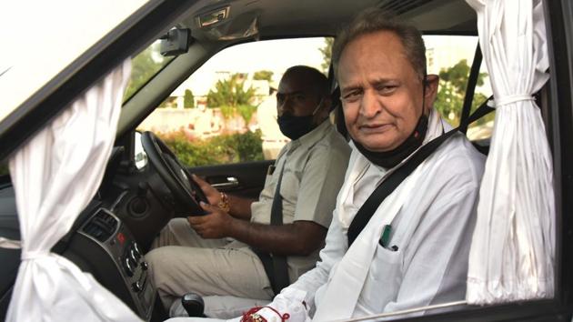 Rajasthan Chief Minister Ashok Gehlot interacts with the media in Jaisalmer.(HT PHOTO.)