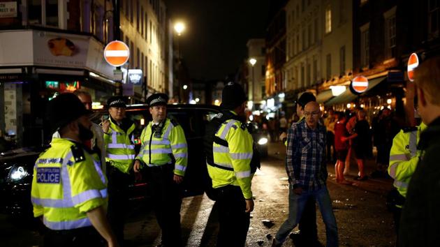 Police on patrol as people gather in Soho, in London.(REUTERS/For Representative Purposes Only)
