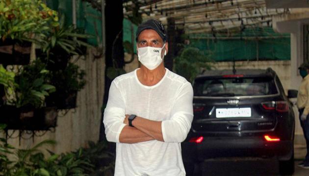 Bollywood actor Akshay Kumar spotted at Juhu. (PTI) Bollywood actor Akshay Kumar spotted at Juhu. (PTI)