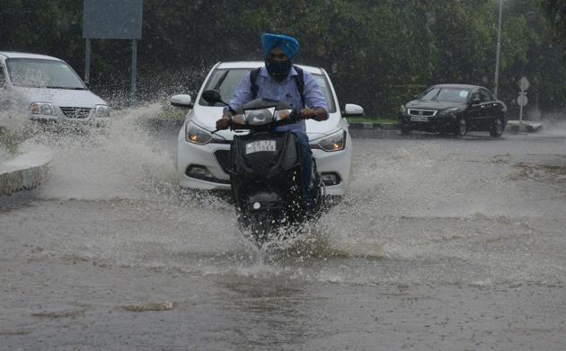 IMD warns of heavy rain in Chandigarh - Hindustan Times