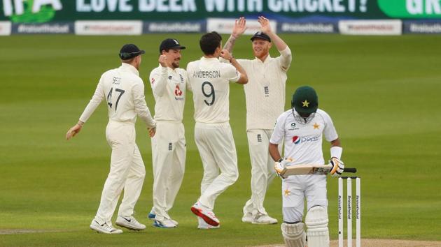 England's James Anderson celebrates taking the wicket of Pakistan's Babar Azam. (REUTERS) England's James Anderson celebrates taking the wicket of Pakistan's Babar Azam. (REUTERS)
