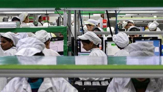 Smartphone makers have already begun investing in expanding capacities and their manufacturing capabilities to move beyond just assembling phones, to a more “design-led” manufacturing approach that includes software and hardware design, and product aesthetics.(Bloomberg file photo. Representative image)
