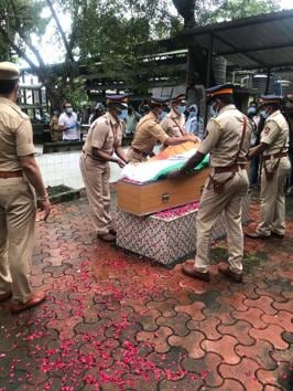 Captain Vasant Sathe’s funeral was conducted with state honours in Mumbai(Sourced)