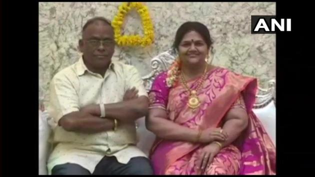 A picture of Shrinivas Gupta with his wife’s statue.(Twitter/@ANI)