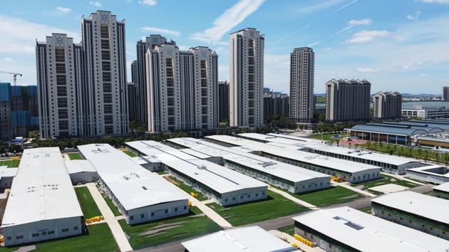An aerial view of the new Wuhan hospital that was built to care for patients affected by COVID-19 in Wuhan, on August 6. Business remains slow in Wuhan, a city of 11 million people where the coronavirus was first detected late last year. “In the first half of the year, we only opened some projects that had been decided before the outbreak,” Hu Zeyu, an employee at a local real estate company, told AFP. (Hector Retamal / AFP)
