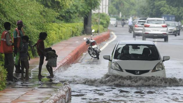 Rain lashes parts of Uttar Pradesh, more likely on Wednesday ...