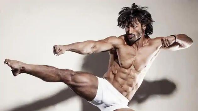 Vidyut Jammwal has donated to stuntmen association. Vidyut Jammwal has donated to stuntmen association.