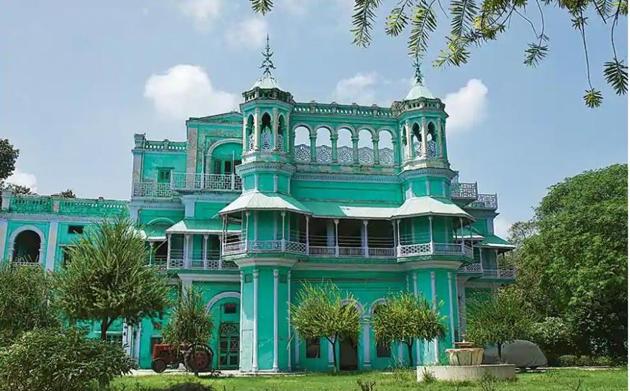 Rajmahal in Faridkot is spread over 14 acres. It was constructed in 1885 as the royal residence. Now, a 150-bed charitable hospital stands on a portion of the palace ground.(HT file photo)