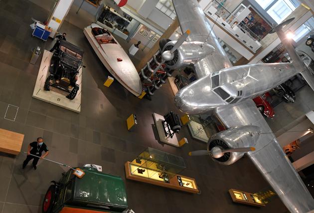 Employees clean exhibits ahead of the reopening of the Science Museum, after lockdown restrictions were eased following the outbreak of the coronavirus disease (COVID-19), London, Britain, August 10, 2020. (REUTERS)