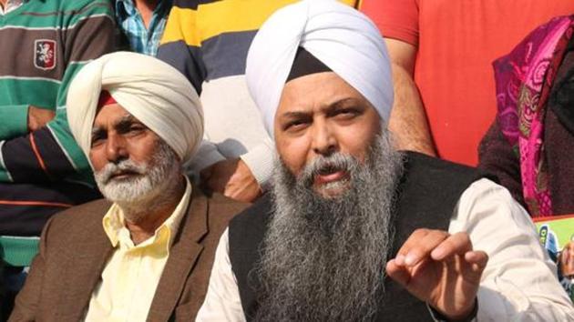 Jarnail Singh ( in the foreground) unsuccessfully contested from the Lambi assembly constituency in Punjab in 2017.(HT File Photo)