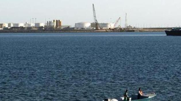 US says Iran briefly seizes oil tanker near Strait of Hormuz | World News