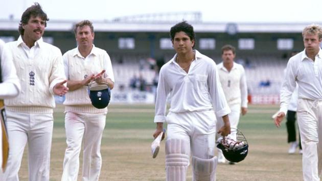 A-young-Sachin-is-applauded-by-England-players-as-he-walks-off-the-field-after-a-Test-match.(Getty-Images)