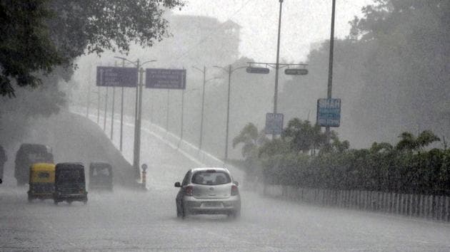 Waterlogging reported in parts of Surat post heavy rainfall | Latest ...