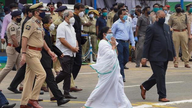 Mamata Pays Visit To Governor On I Day Dhankar Flays Her For Skipping At Home Function Hindustan Times