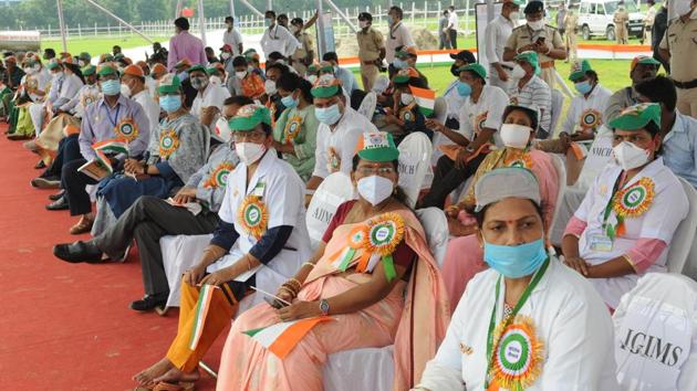 Frontline workers in the fight against the coronavirus were felicitated by Bihar Chief Minister Nitish Kumar during scaled down celebrations on the 74th Independence Day at Gandhi Maidan in Patna. (A P Dube / HT Photo) 