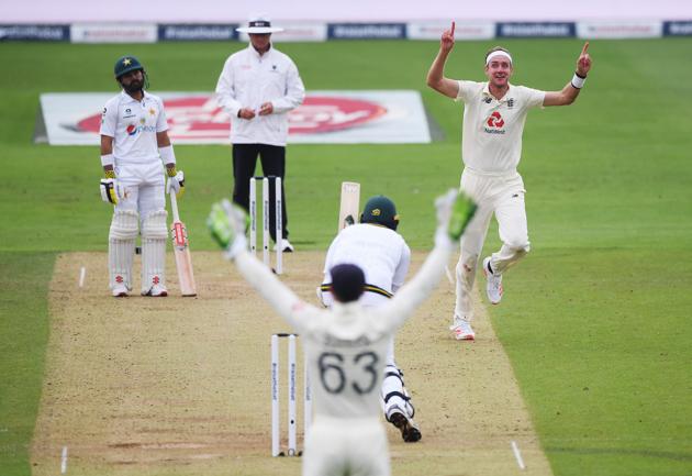 England's Stuart Broad celebrates taking the wicket of Pakistan's Mohammad Abbas. (REUTERS)