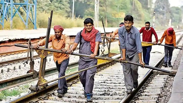 Around 165 Railway infrastructure projects are being executed in six states worth Rs 2,988 crore(Representative image/HT PHOTO)