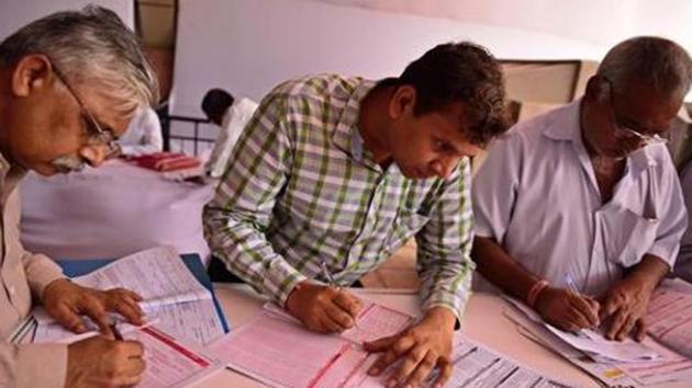 The government says widening of the tax base is important for reducing the burden on the honest tax payers and for reduction of Income Taxes.(HT Photo)