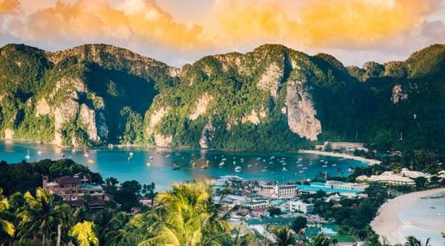 Phi Phi Islands, Thailand (Unsplash) Phi Phi Islands, Thailand (Unsplash)